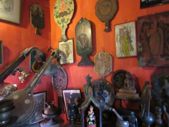 Waruna Antiques